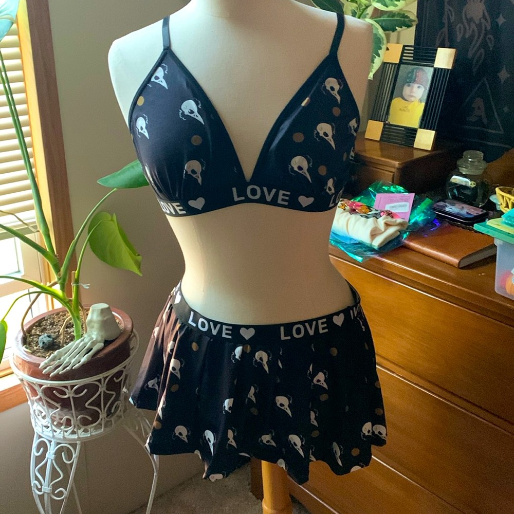 EUC 2pc Bra and Skirt Set